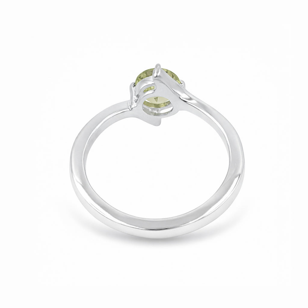 925 Silver Round Peridot Vintage Style Ring with Minimal Design