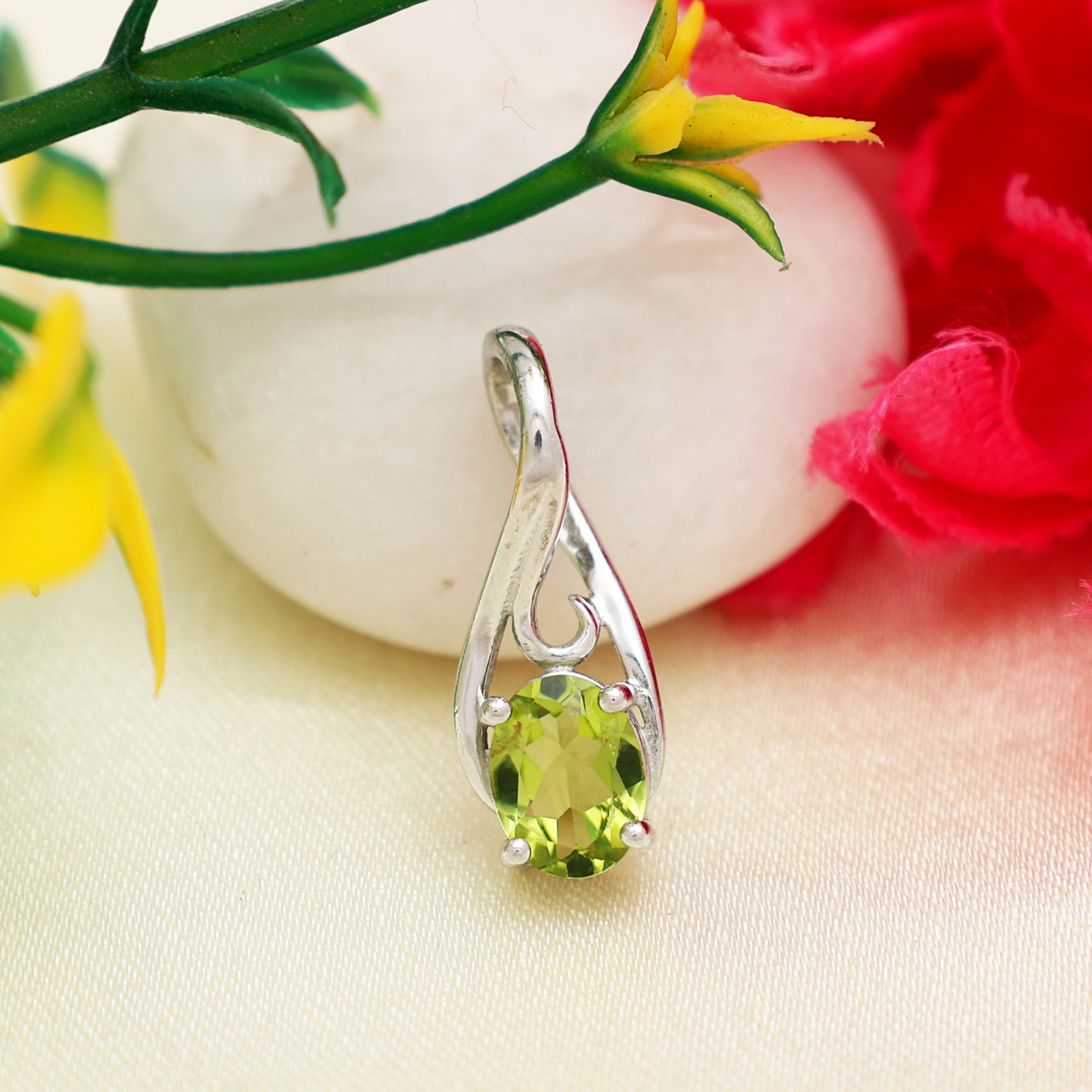 Peridot Oval Pendant with Prong Setting