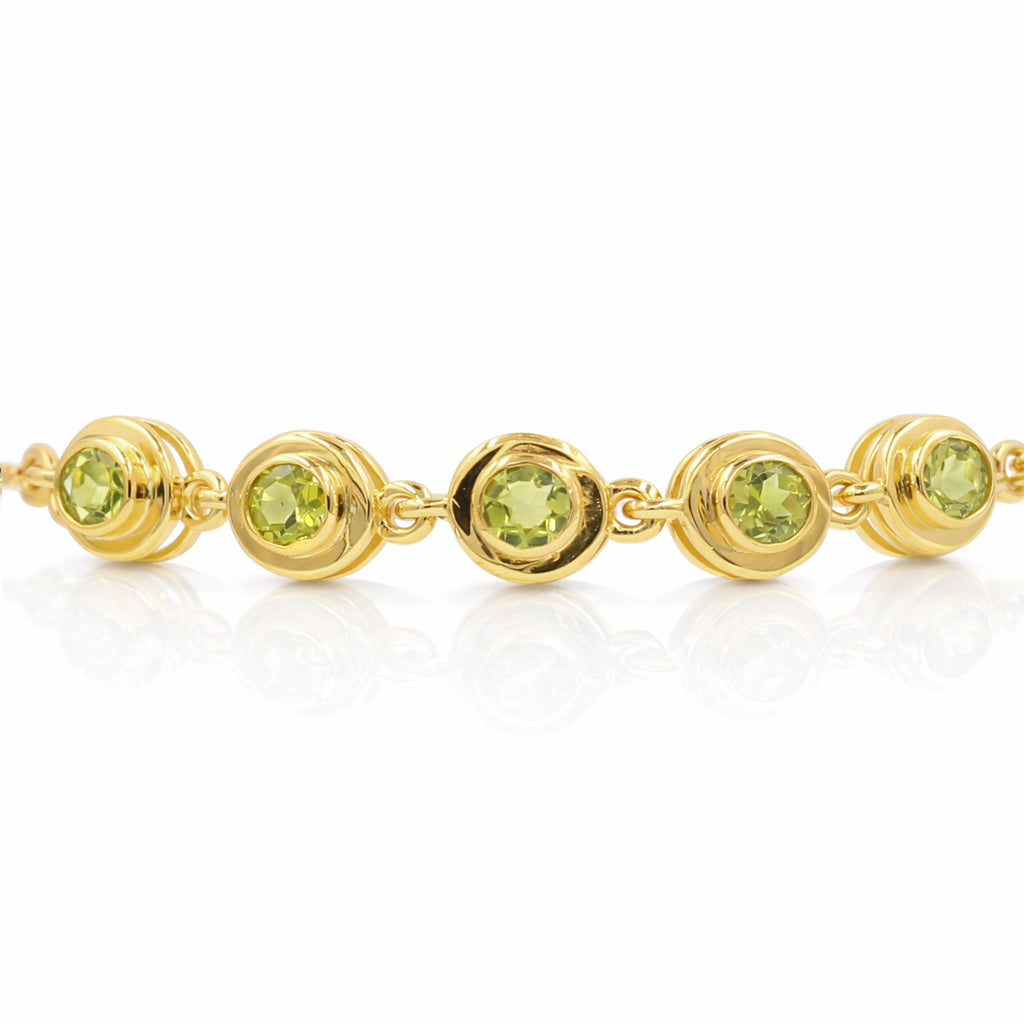 Five Stone Peridot Charm Link Bracelet in 925 Silver