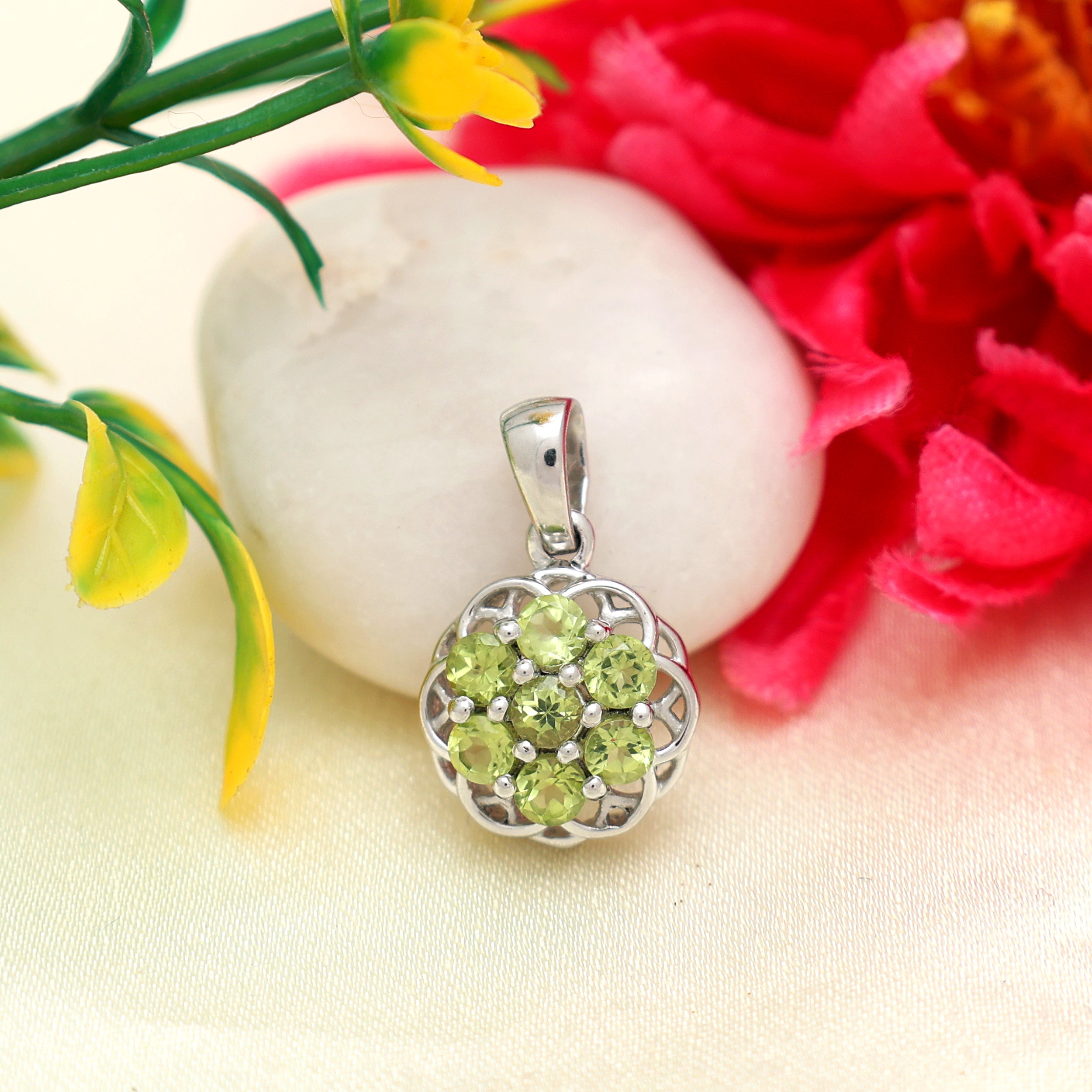 Peridot Round Pendant with Prong Setting