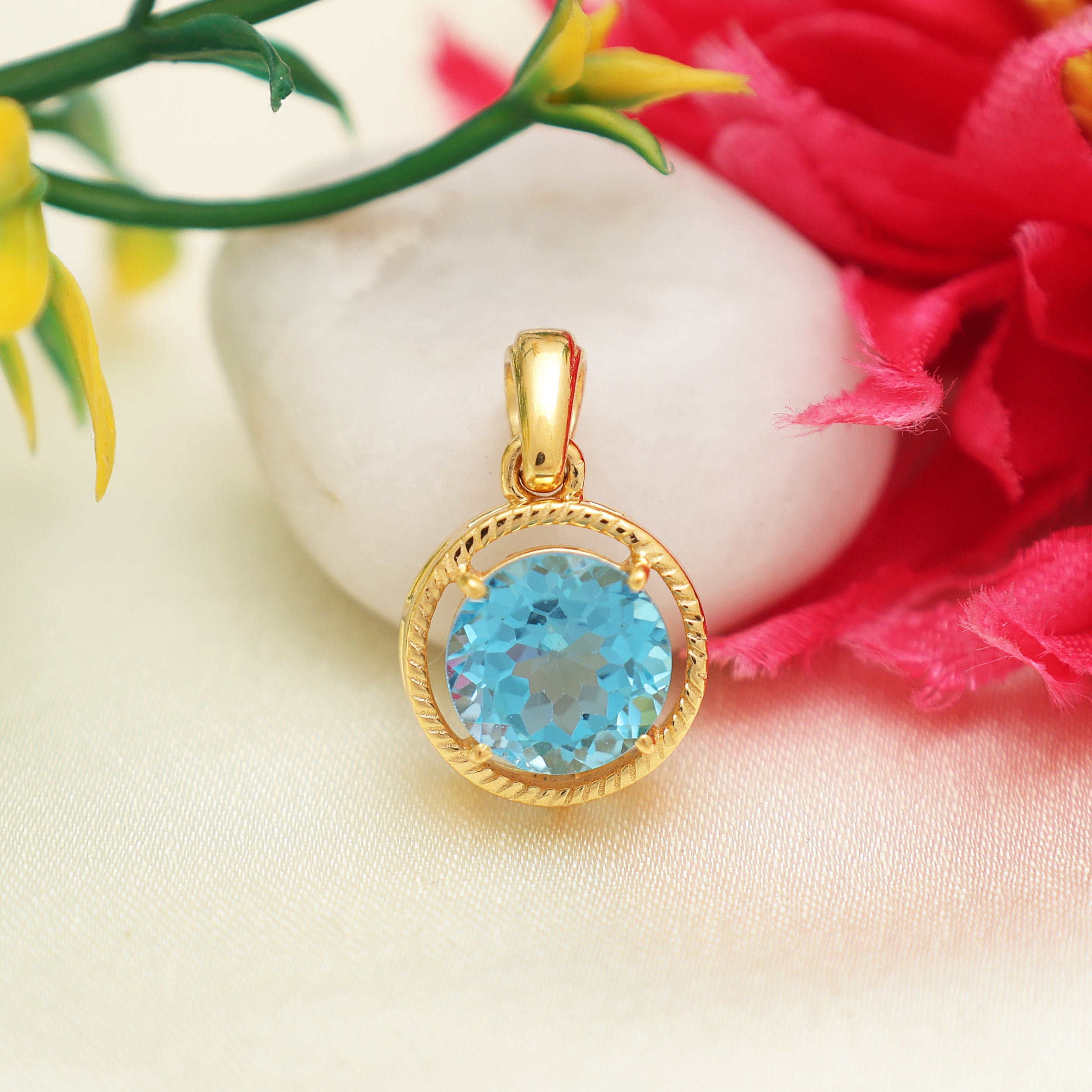 Swiss Blue Topaz Round Pendant with Prong Setting