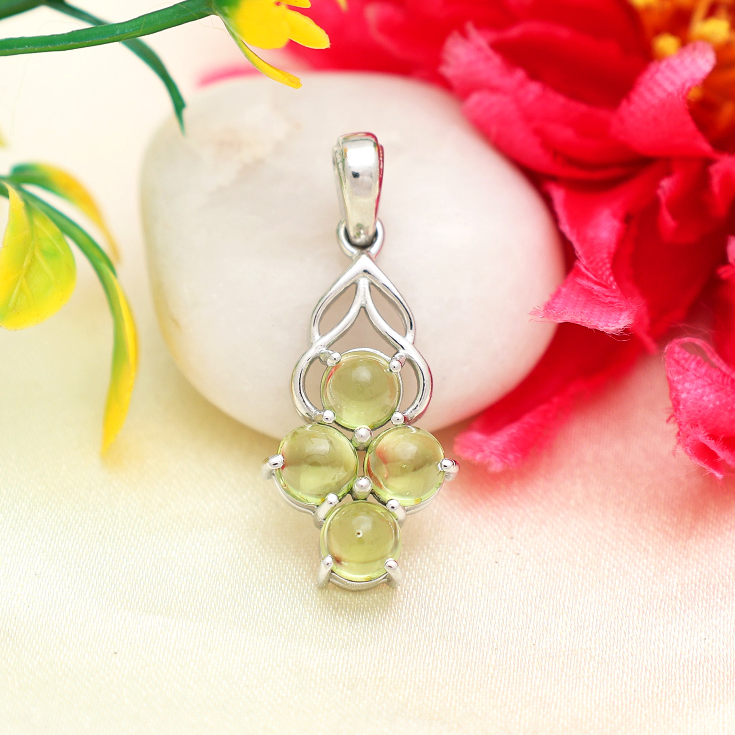 Peridot Round Pendant with Prong Setting