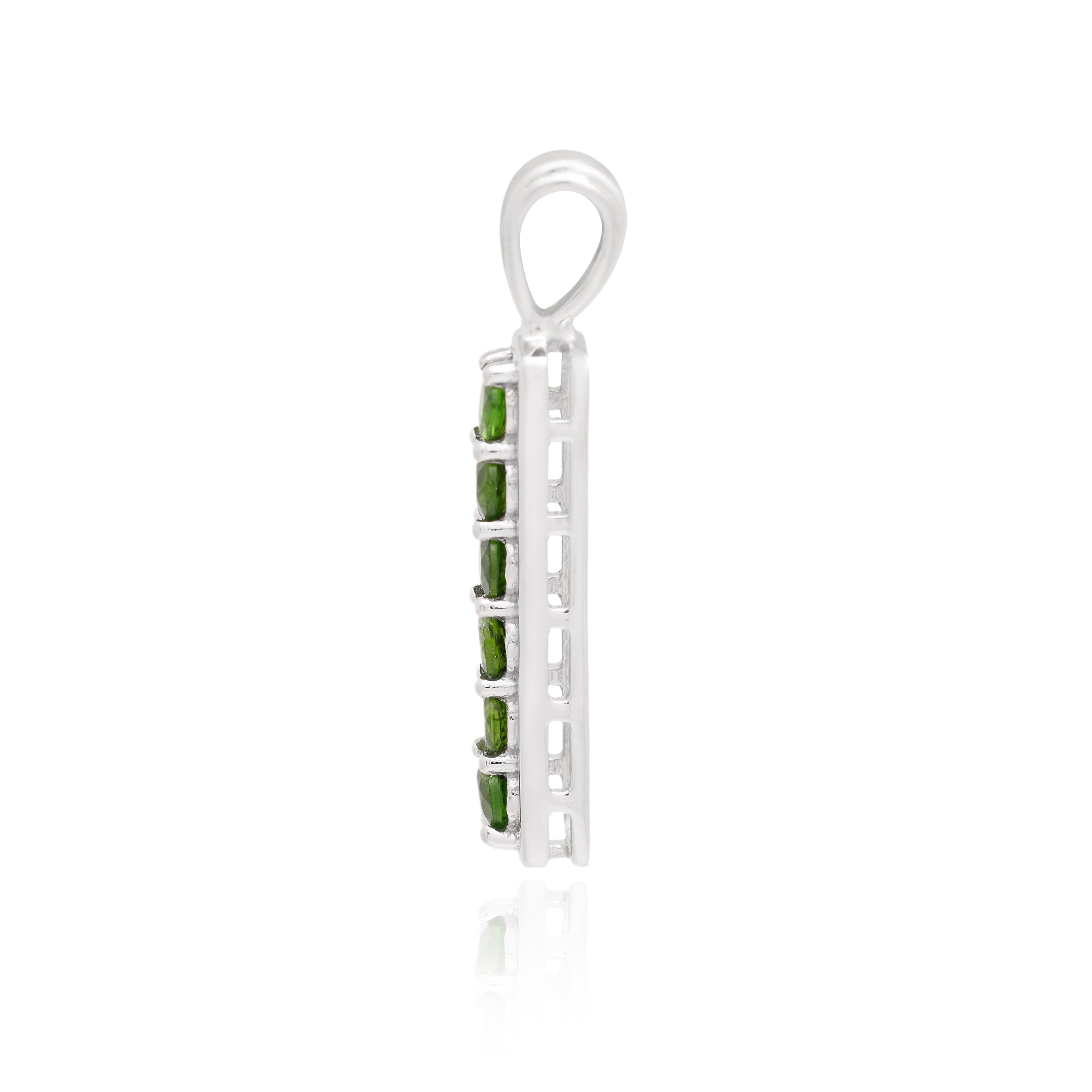 Chrome Diopside Round Pendant with Prong Setting